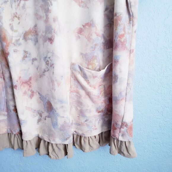 Logo Lounge Neutral Abtract Ruffle Pocket Top - Picture 2 of 7